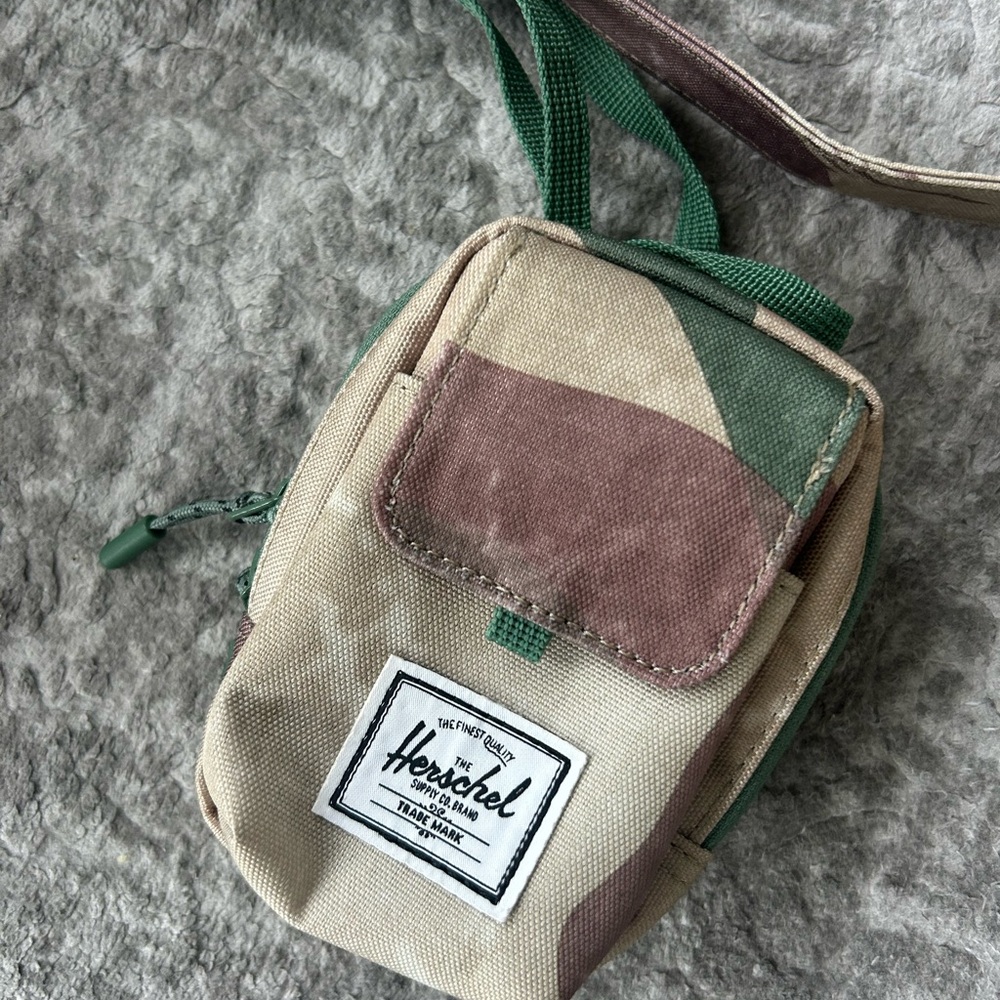 Herschel Supply Company Green and Brown Belt Bag Minimalist Design